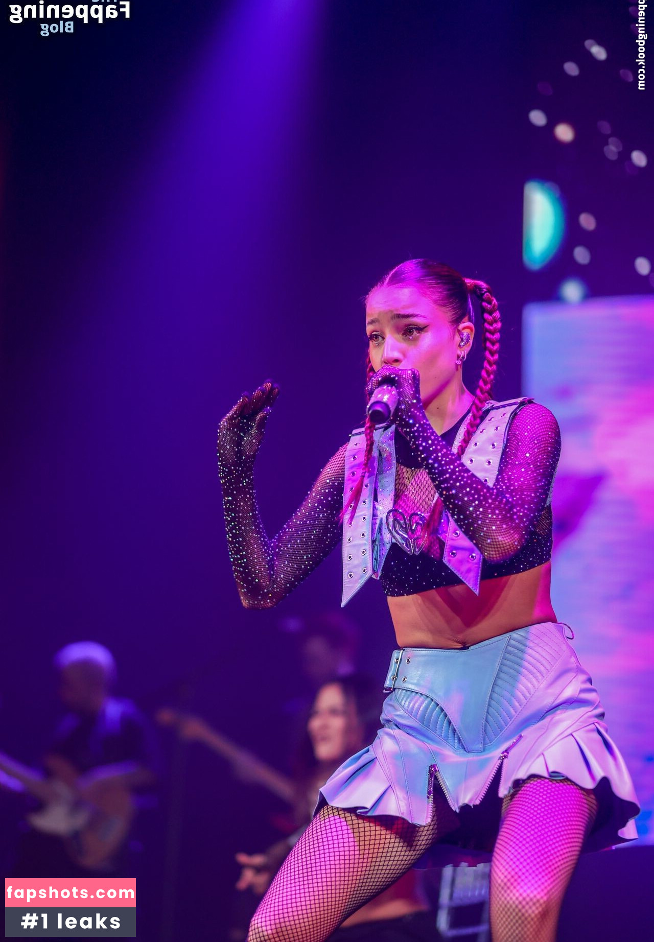 Emilia Mernes gallery photo #33