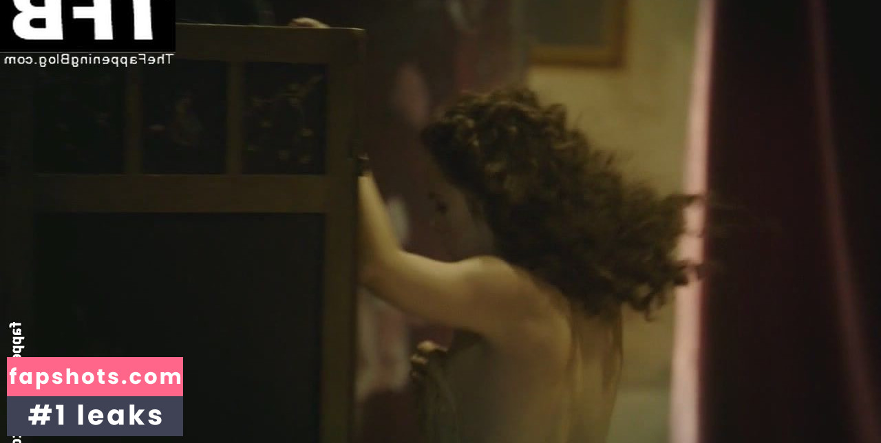 Emilia Schüle gallery photo #28