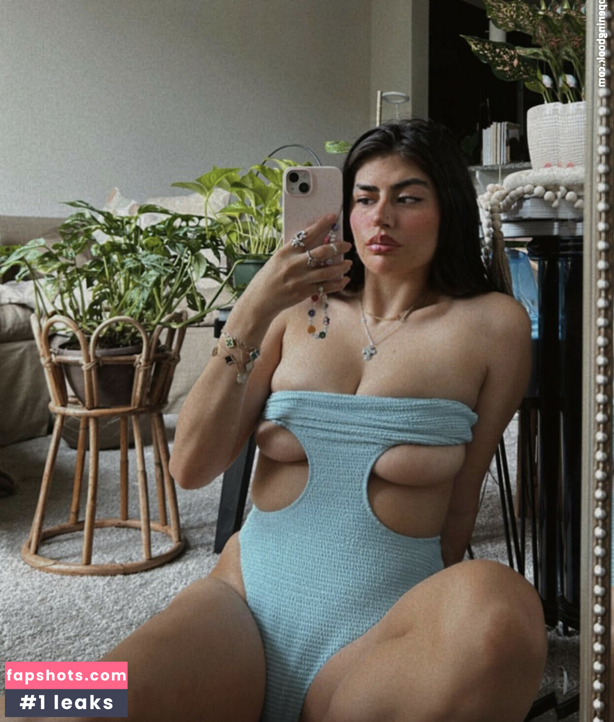 Emilia Torres gallery photo #17