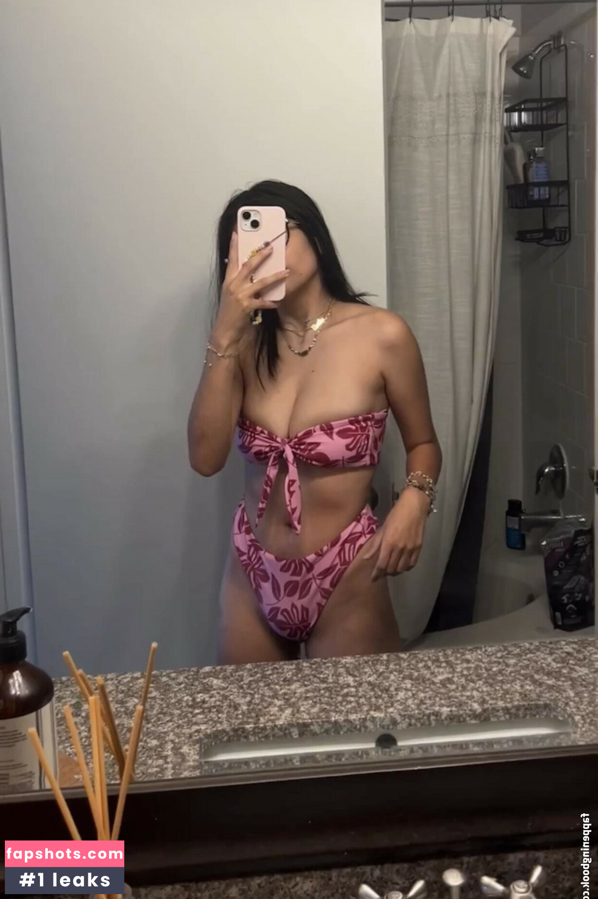 Emilia Torres gallery photo #10