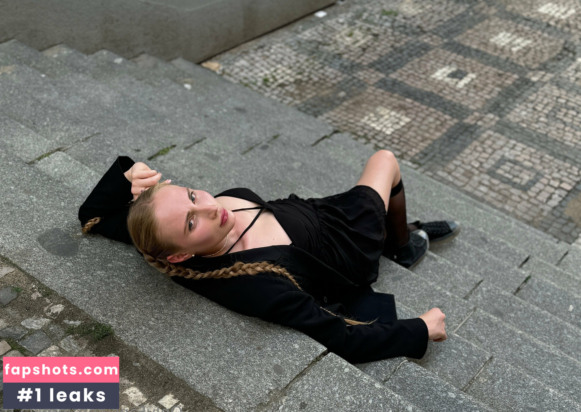 emilia.tt Nahé úniky fotek pouze od fanoušků #30 - Fapshots