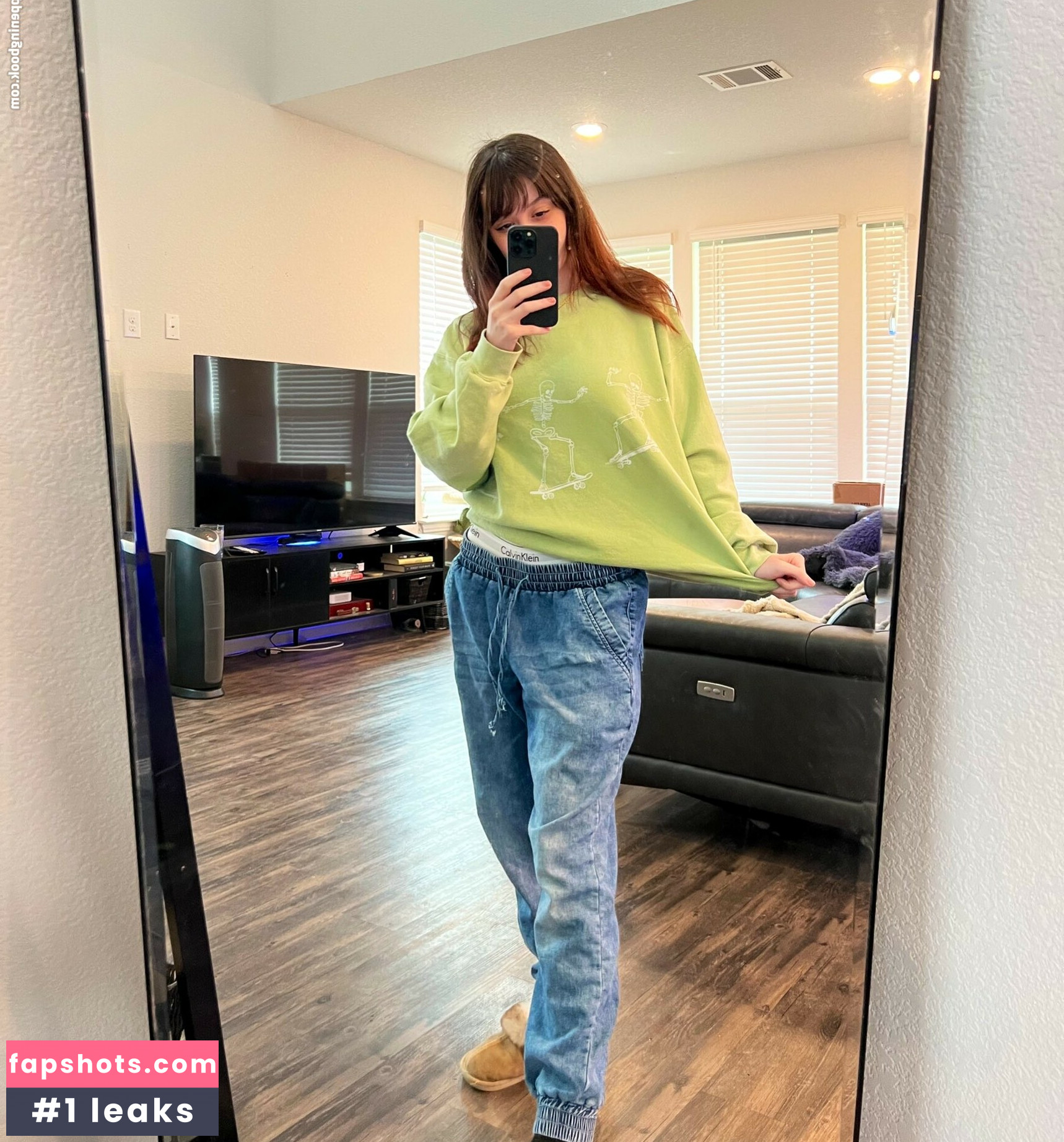 EmiliaNSFW gallery photo #2