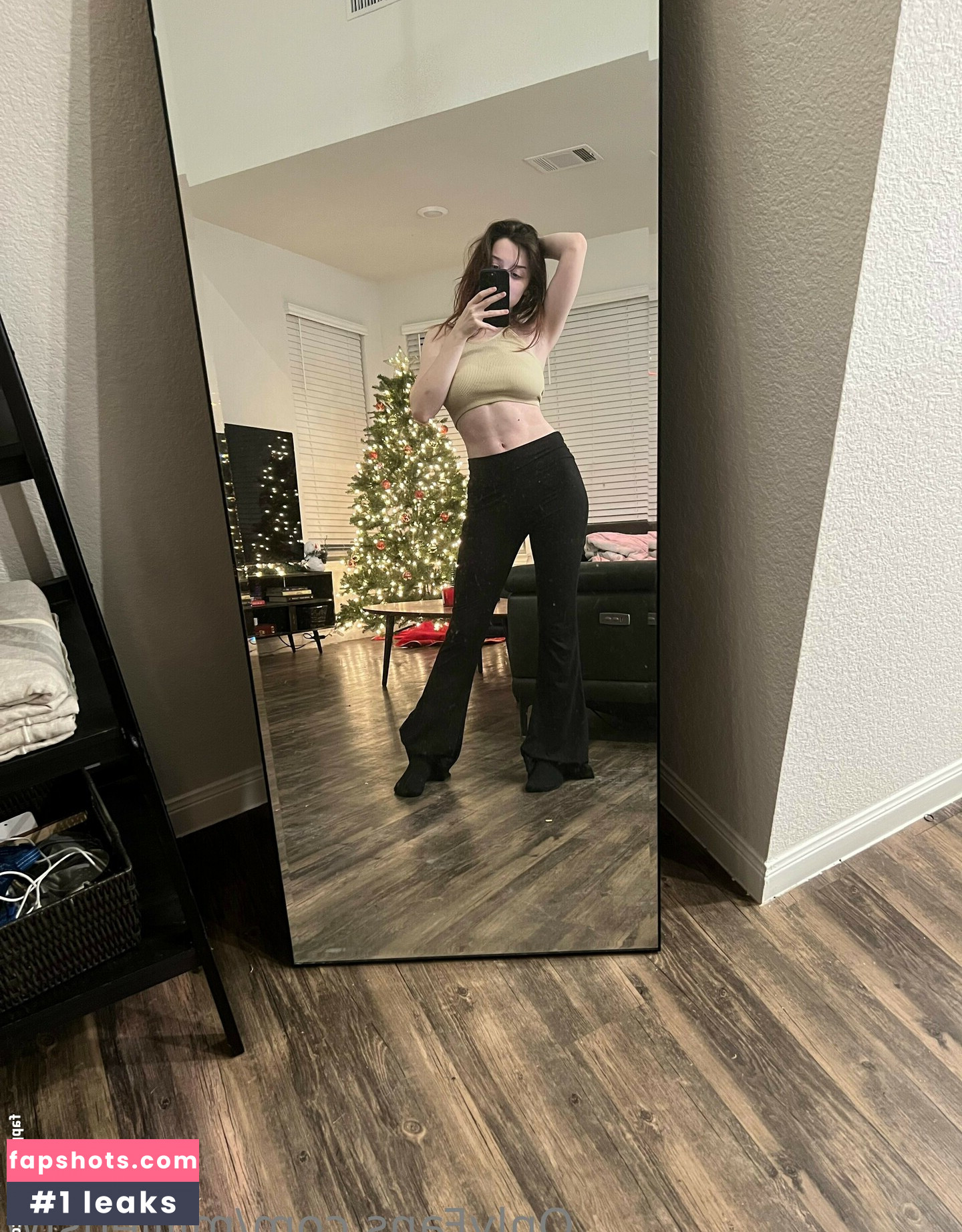 EmiliaNSFW gallery photo #36