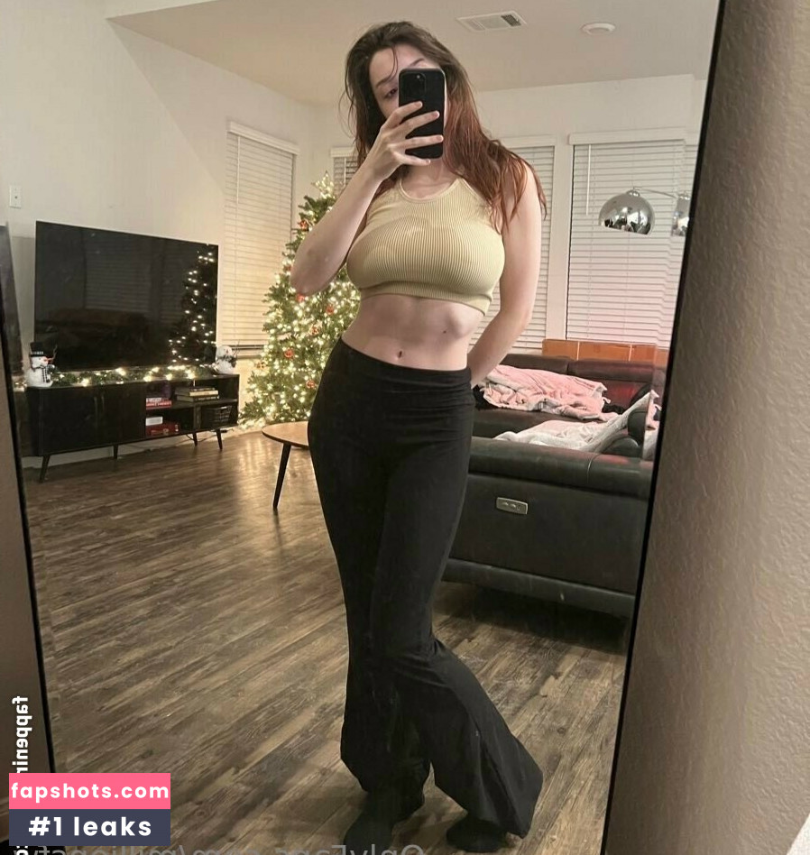 EmiliaNSFW gallery photo #37