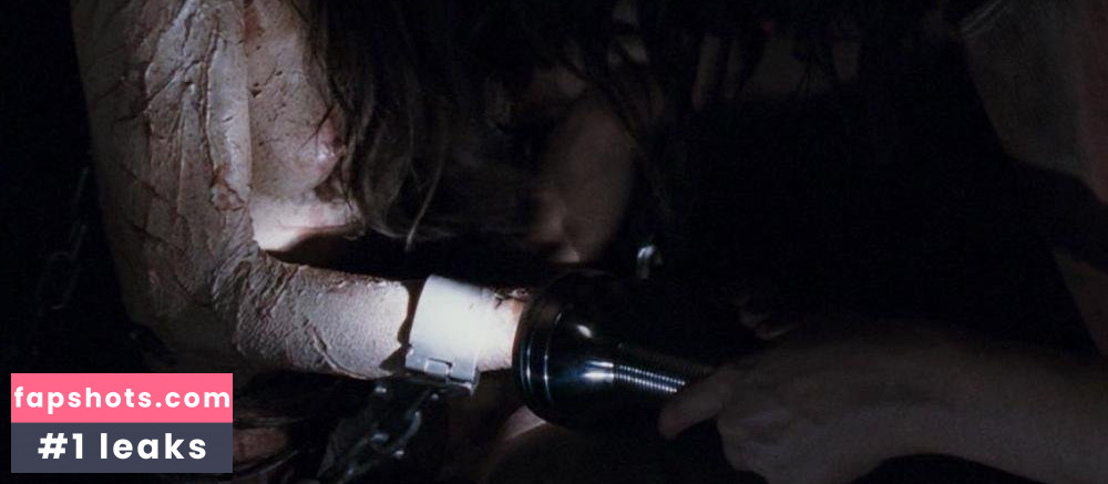 Emilie Miskdjian gallery photo #6