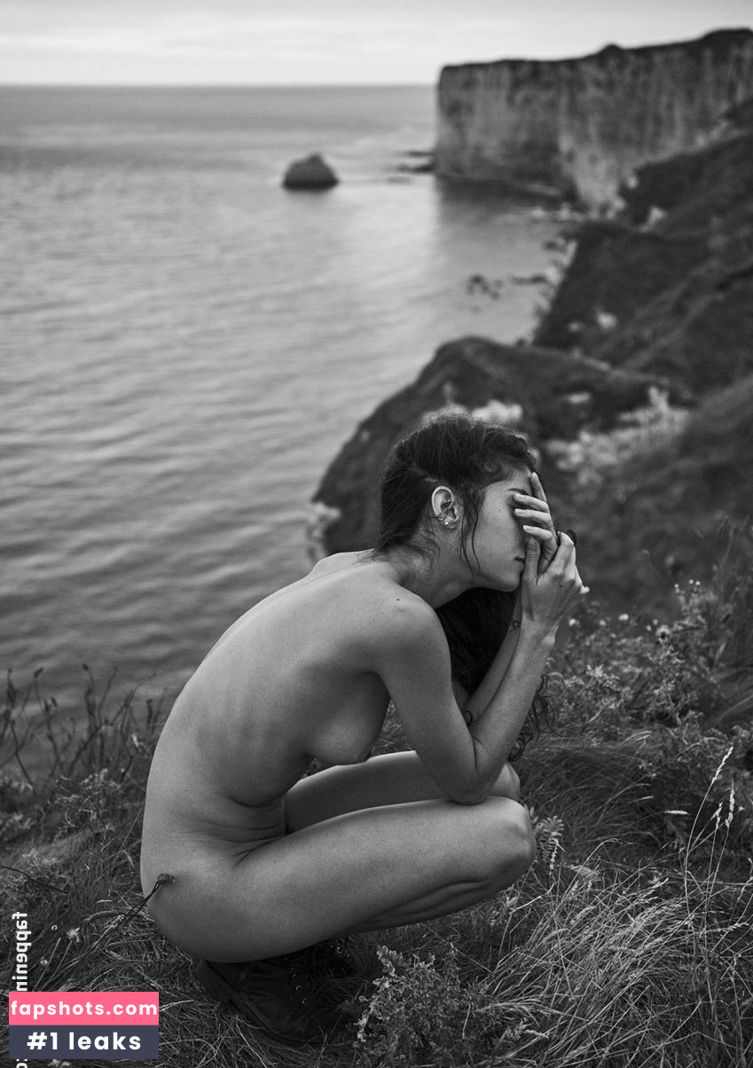 Emilie Payet gallery photo #104