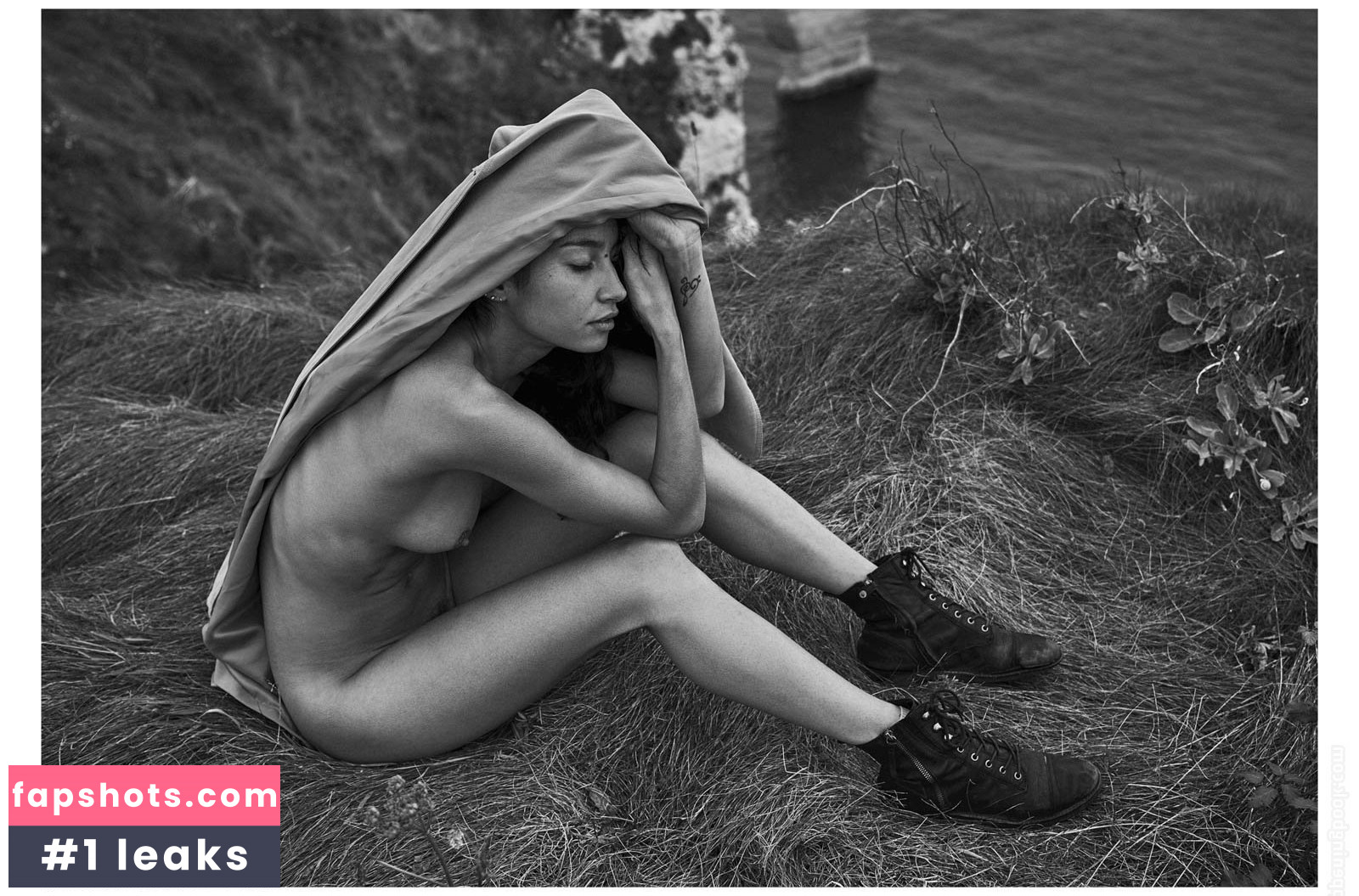 Emilie Payet gallery photo #112