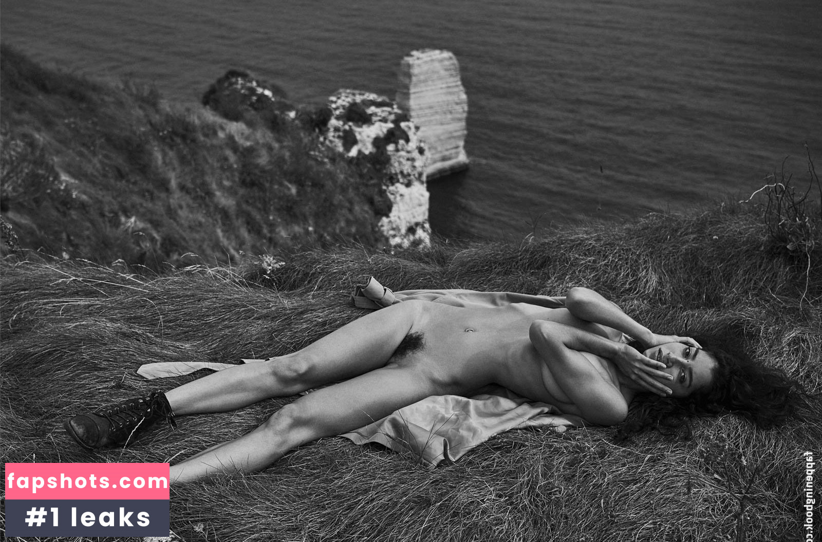 Emilie Payet gallery photo #113