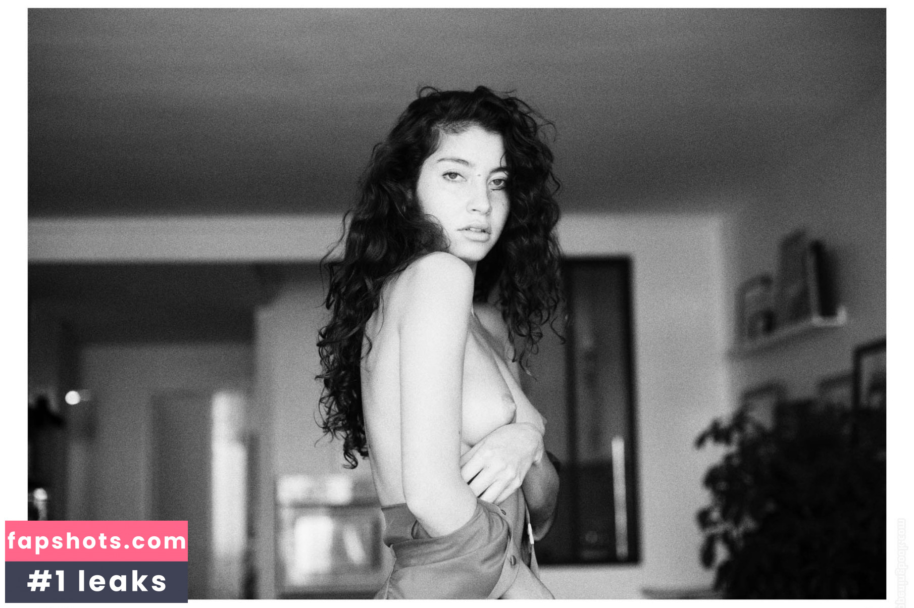 Emilie Payet gallery photo #117