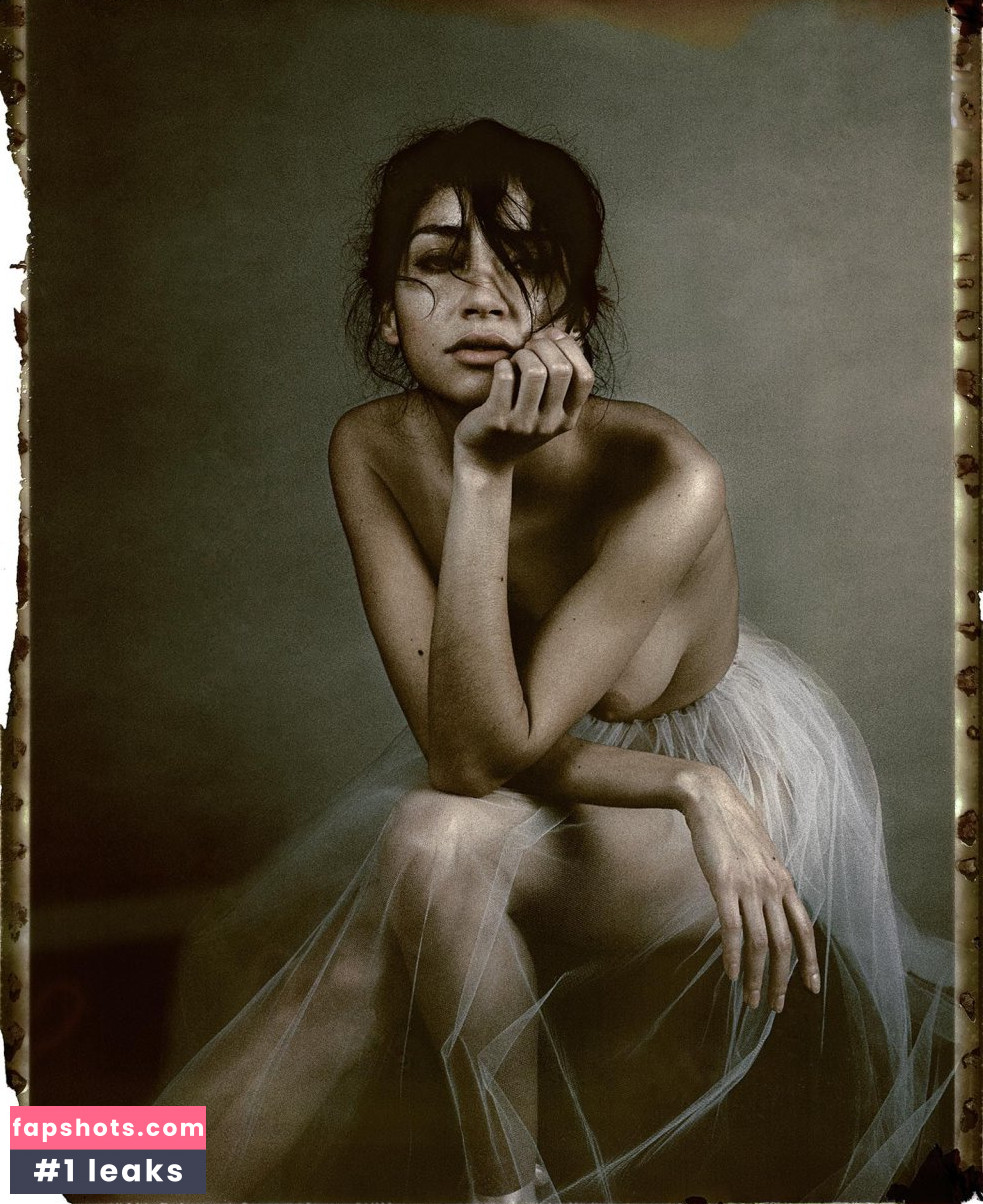 Emilie Payet gallery photo #130