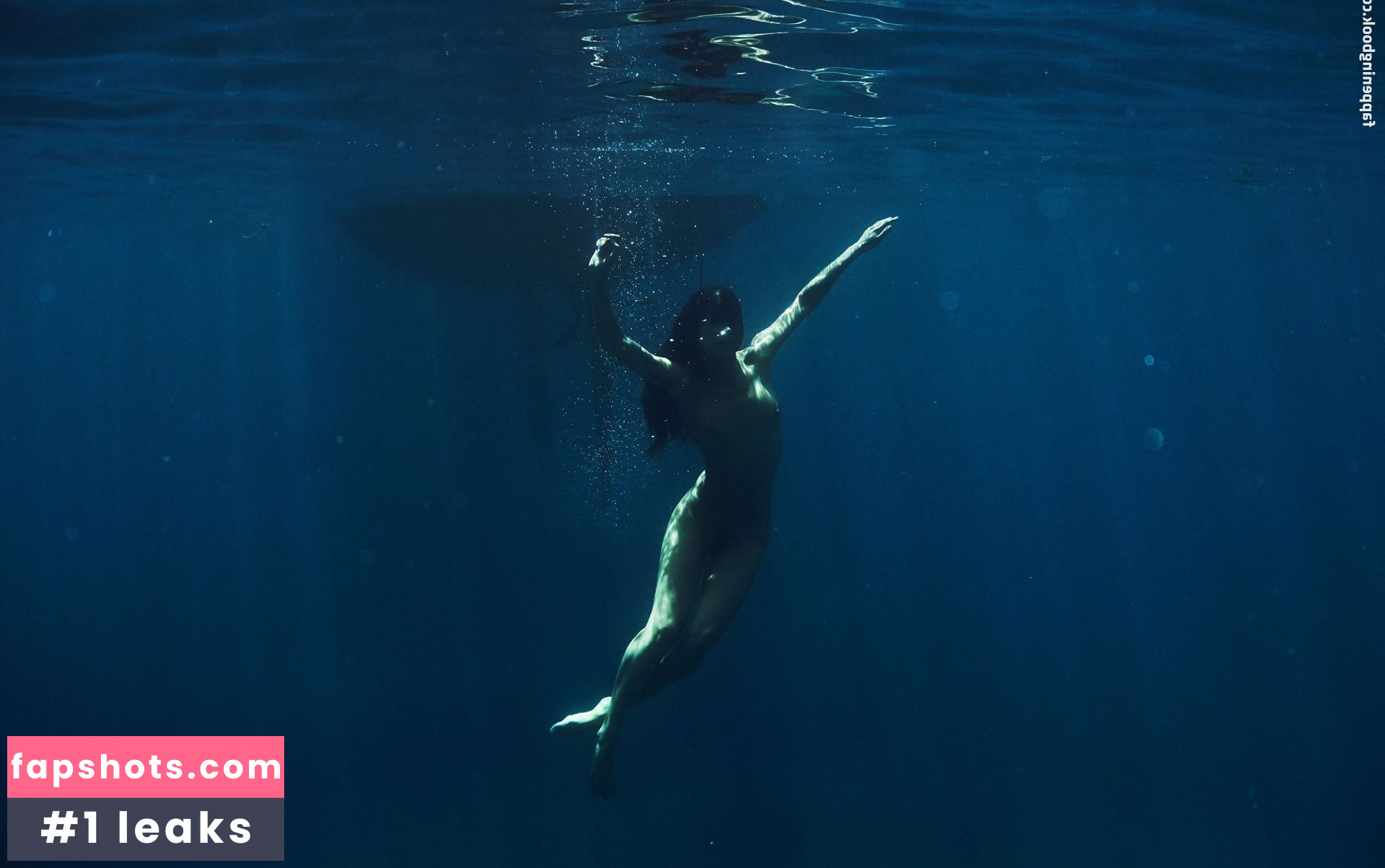 Emilie Payet gallery photo #136