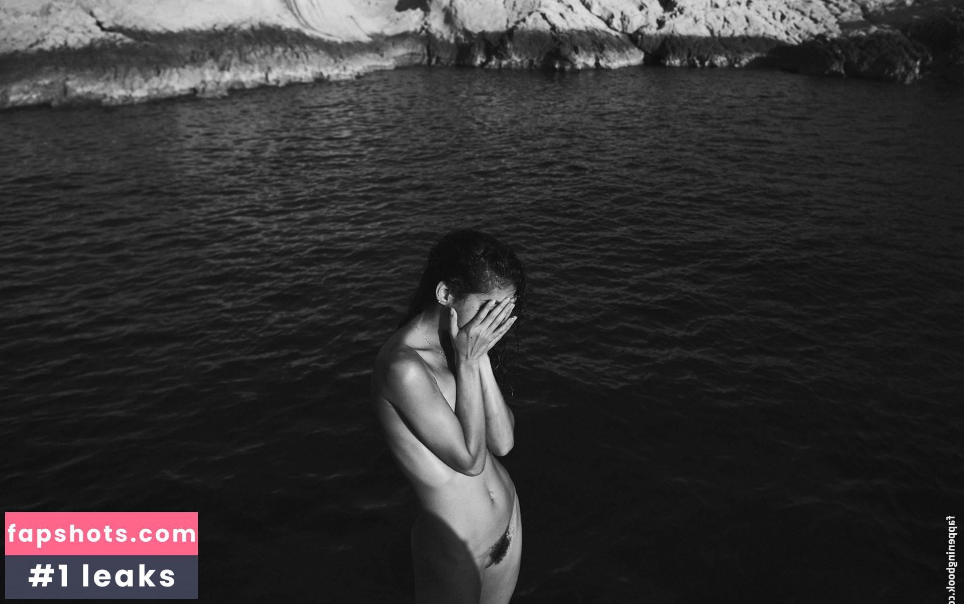 Emilie Payet gallery photo #144