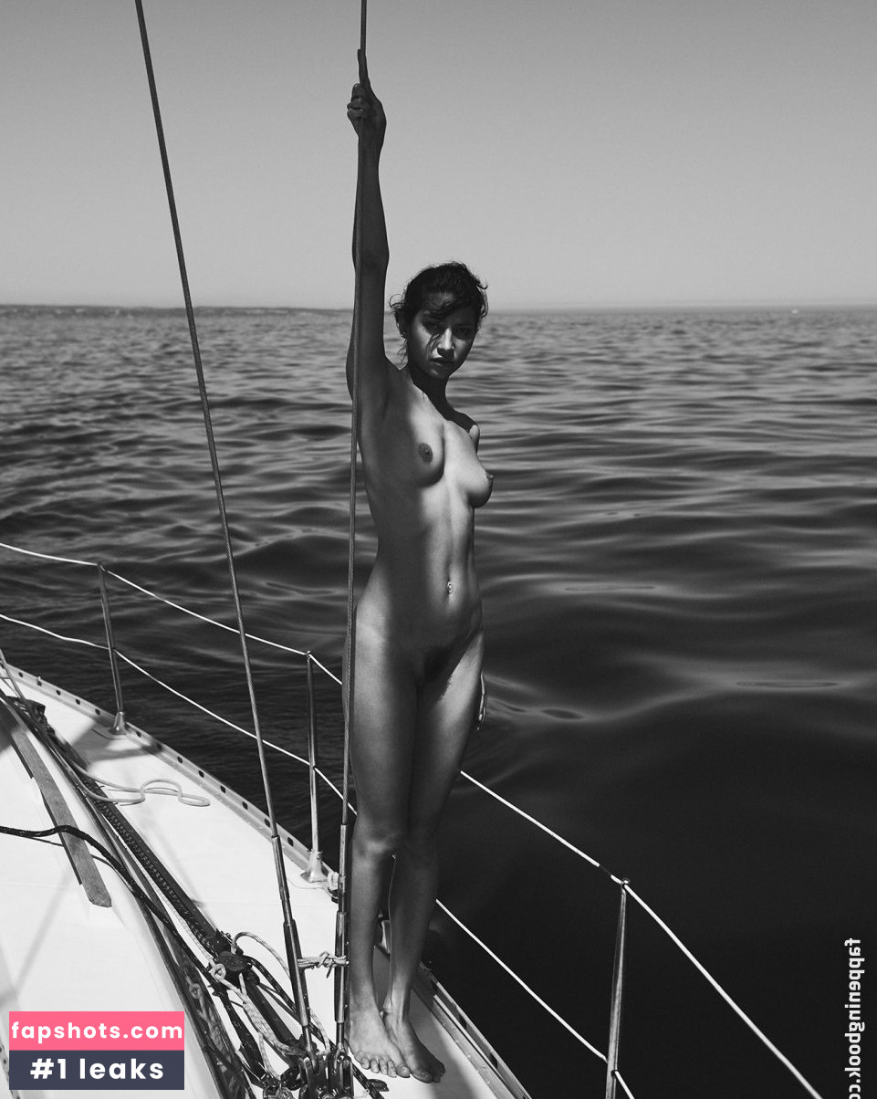 Emilie Payet gallery photo #150