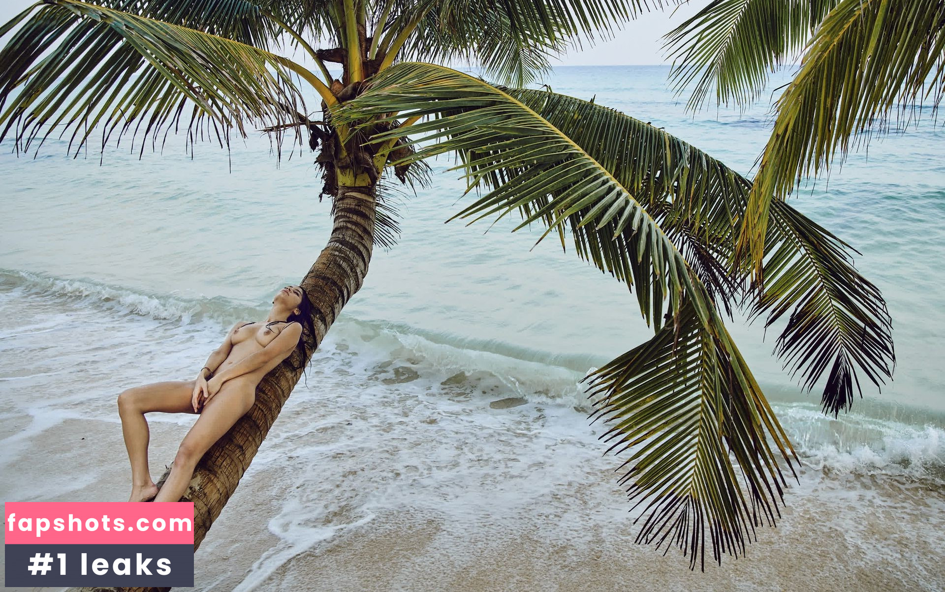 Emilie Payet gallery photo #41