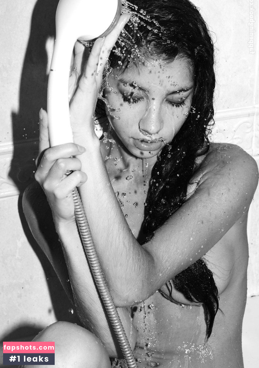 Emilie Payet gallery photo #77