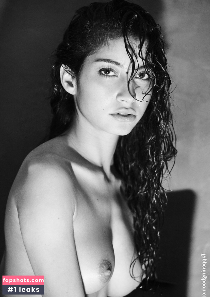 Emilie Payet gallery photo #93