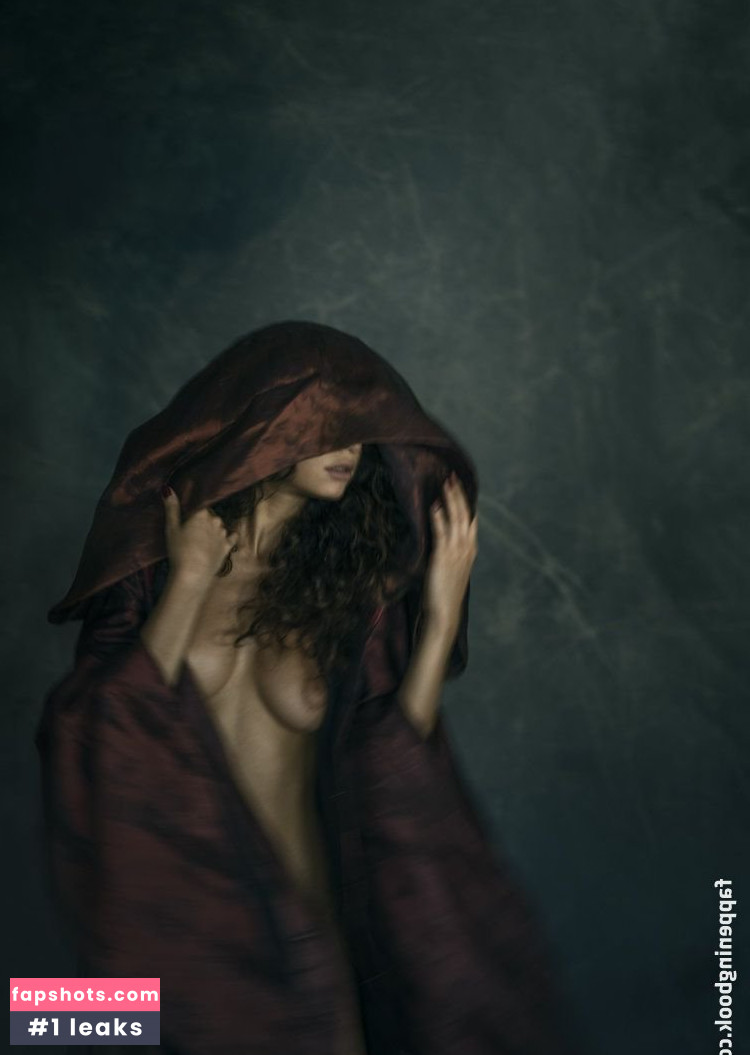 Emilie Payet gallery photo #95