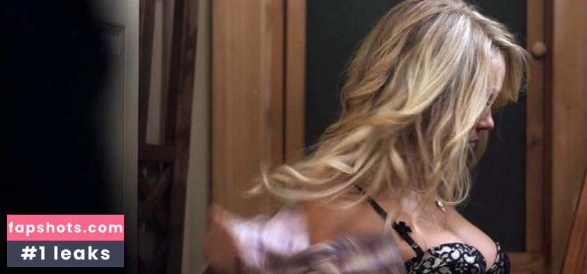 Emilie Ullerup gallery photo #3