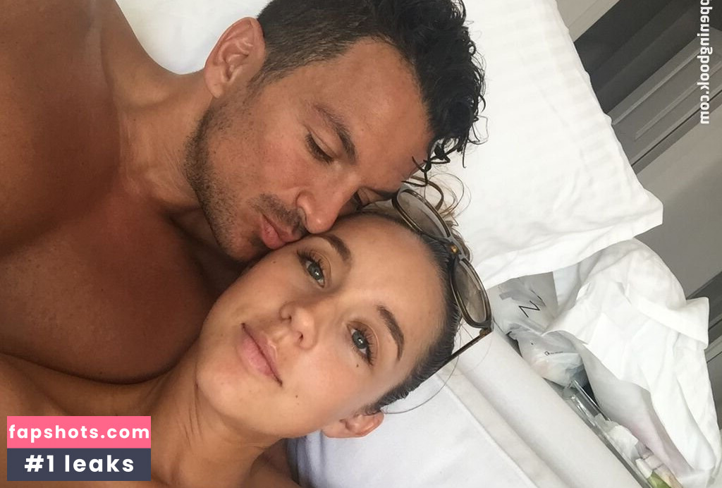 Emily Andréa nude babe gallery