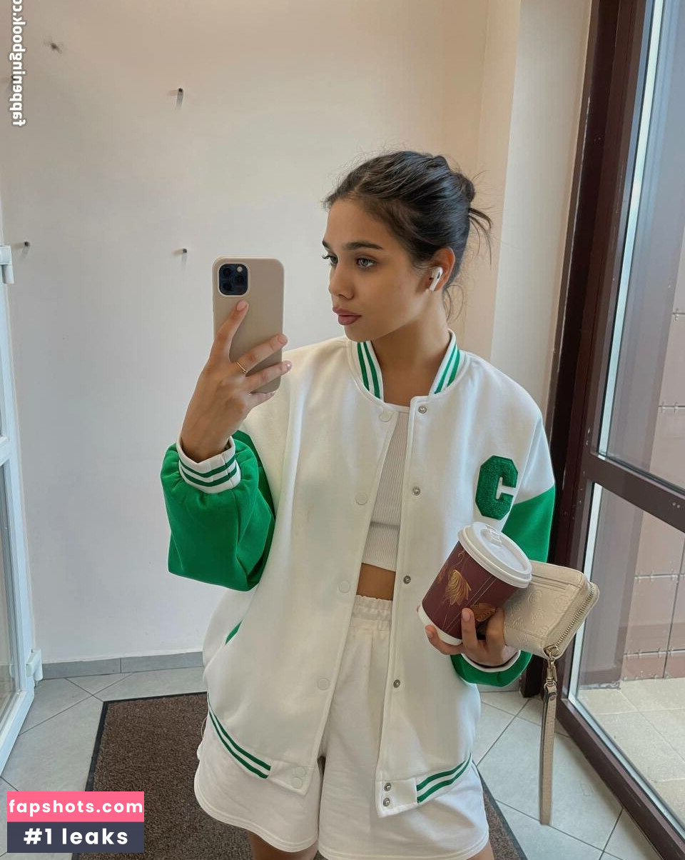 Emily Angel nude babe gallery