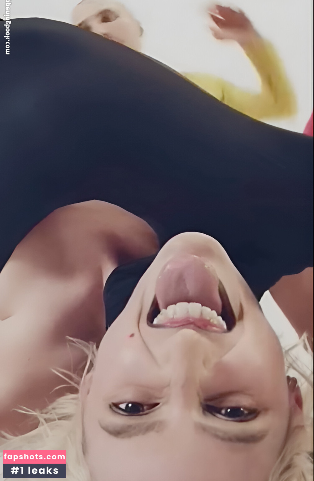 Emily Armstrong gallery photo #17