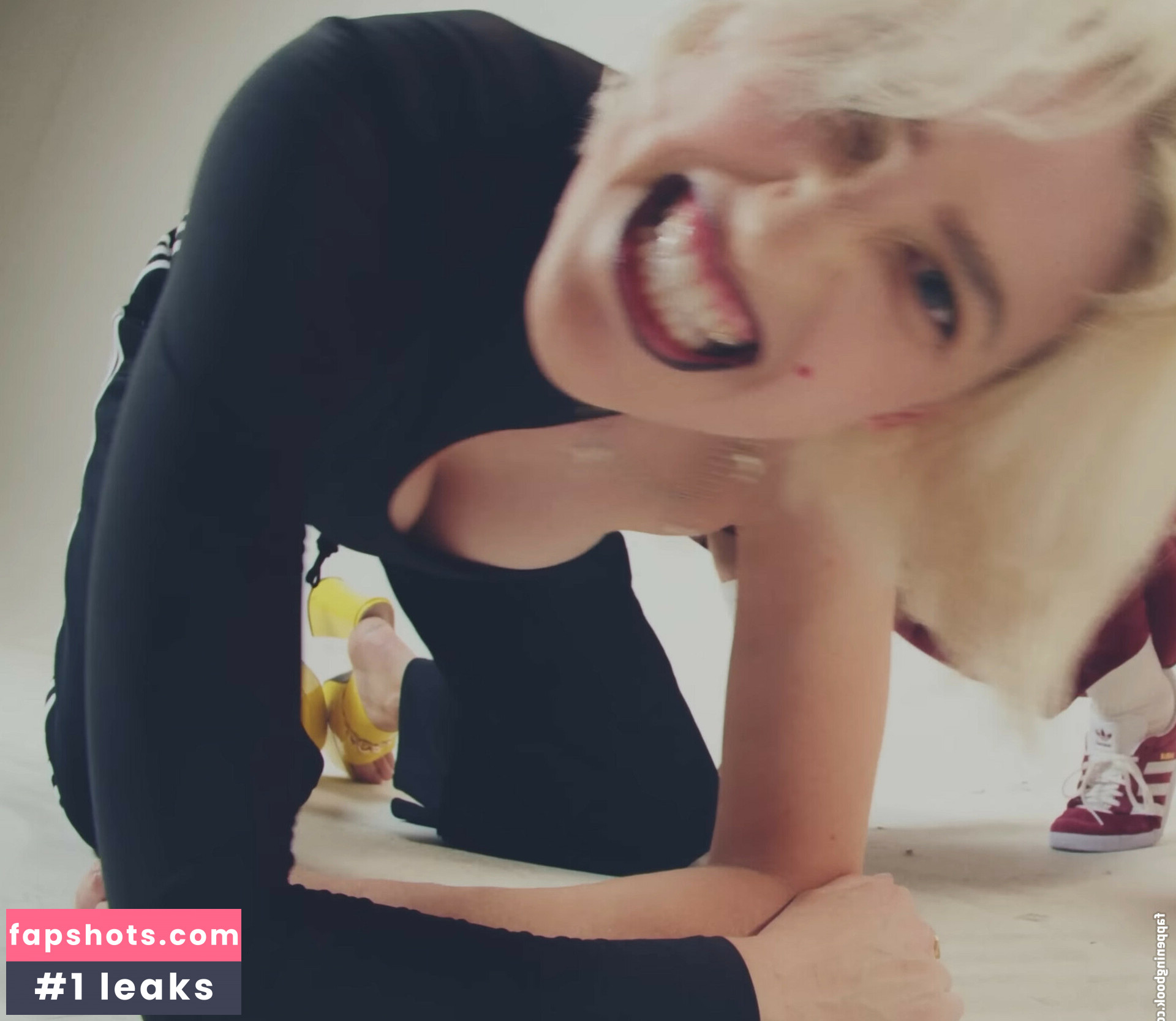 Emily Armstrong gallery photo #8