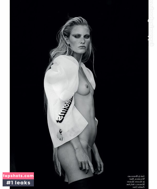 Emily Baker gallery photo #17