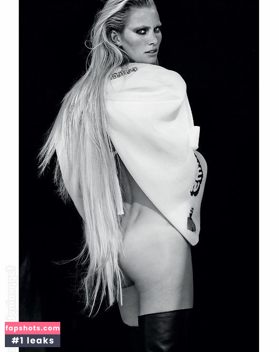 Emily Baker gallery photo #18