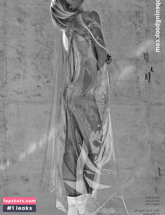 Emily Baker gallery photo #20