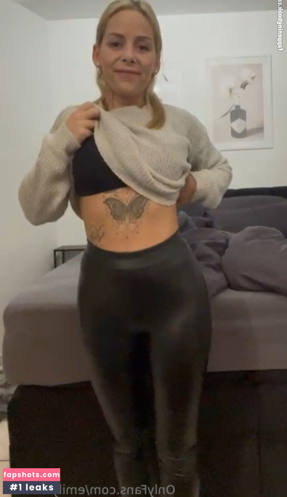 Emily Becker gallery photo #2