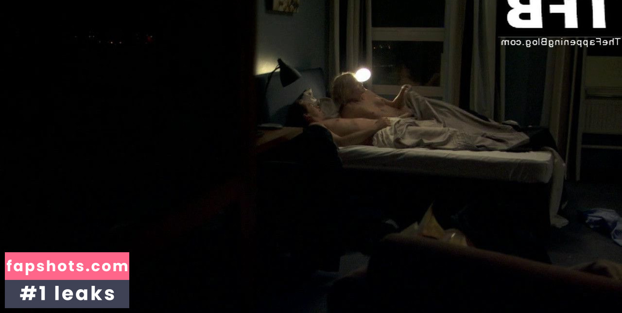 Emily Beecham Nahé úniky fotek pouze od fanoušků #2 - Fapshots