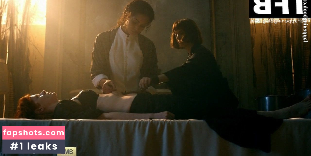 Emily Beecham gallery photo #7