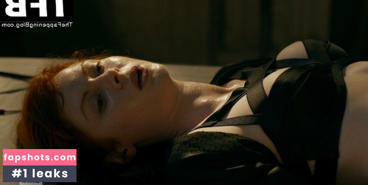 Emily Beecham gallery photo #8