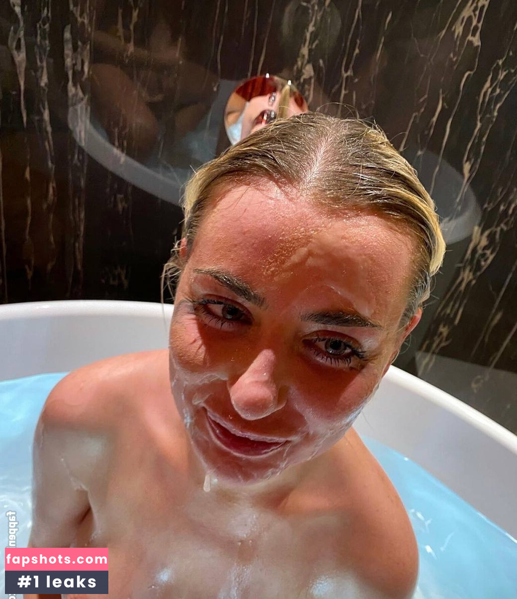 Emily Belle Nude Leaks OnlyFans Photos #19 - LeakJerk