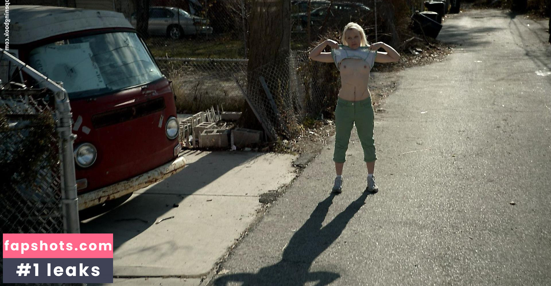 Emily Bergl gallery photo #13