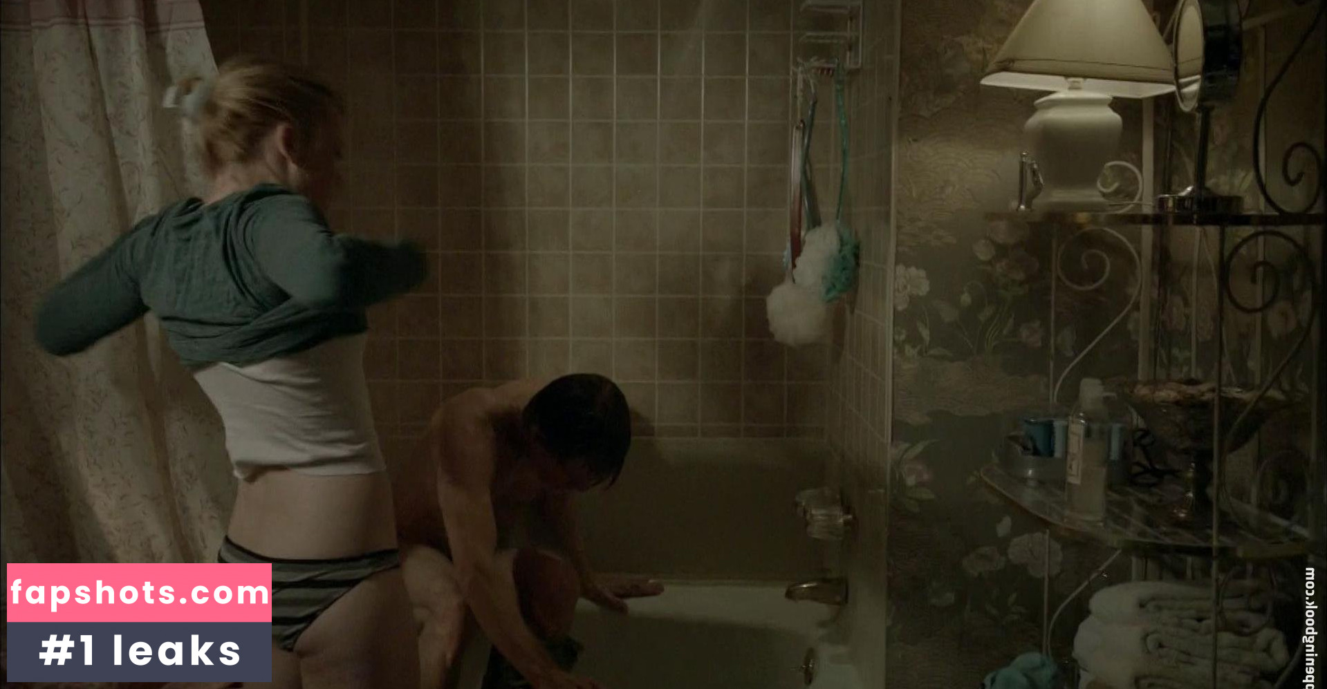 Emily Bergl gallery photo #15