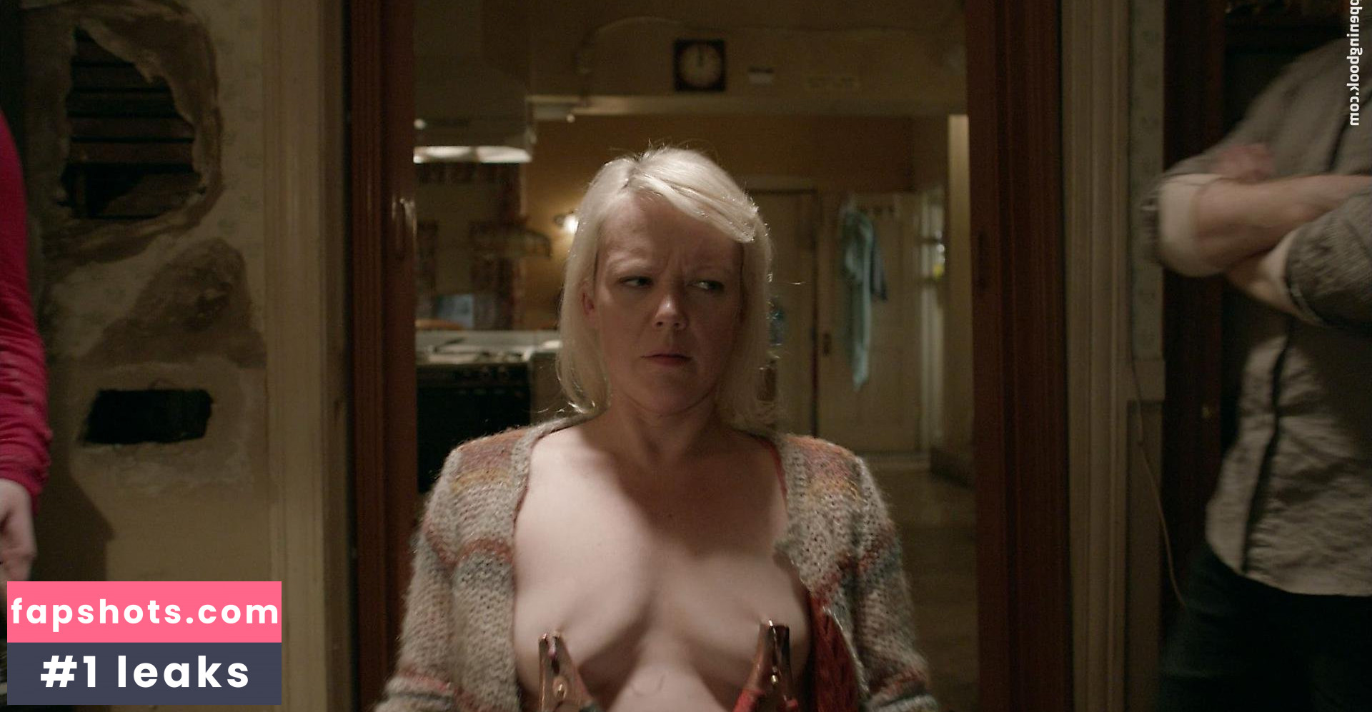 Emily Bergl gallery photo #16