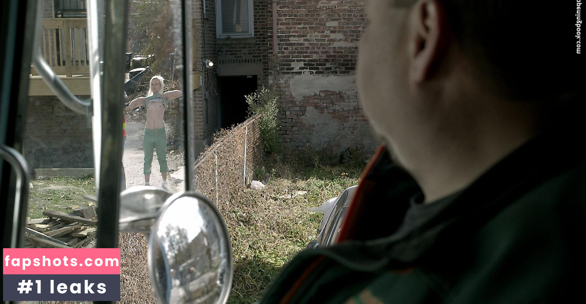 Emily Bergl gallery photo #23