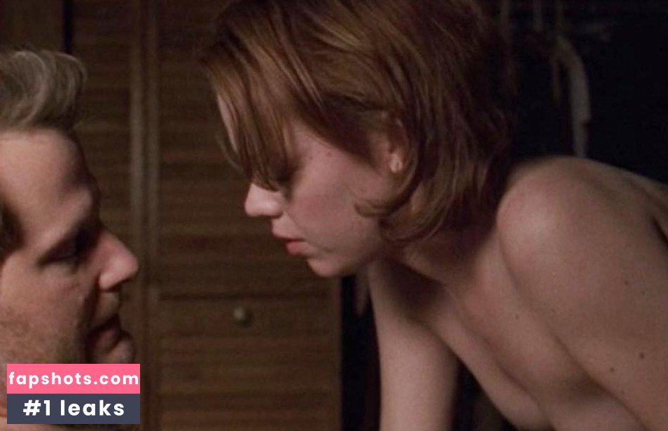 Emily Bergl gallery photo #30