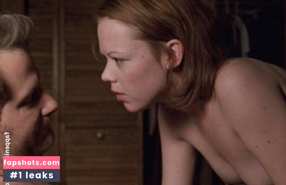 Emily Bergl gallery photo #31