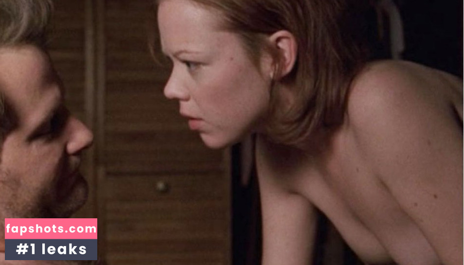 Emily Bergl gallery photo #42