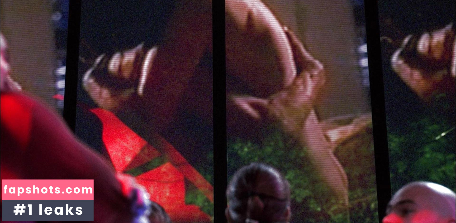 Emily Bergl gallery photo #6