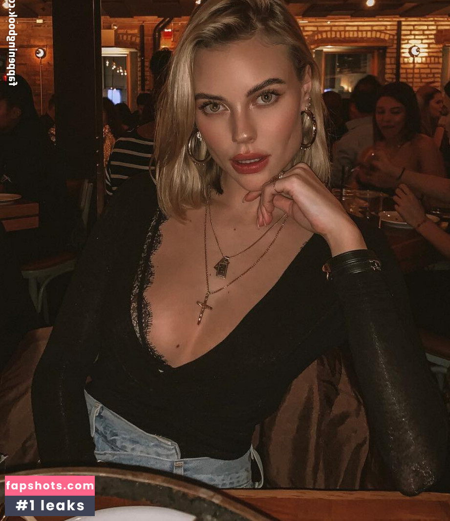 Emily Bishop gallery photo #17