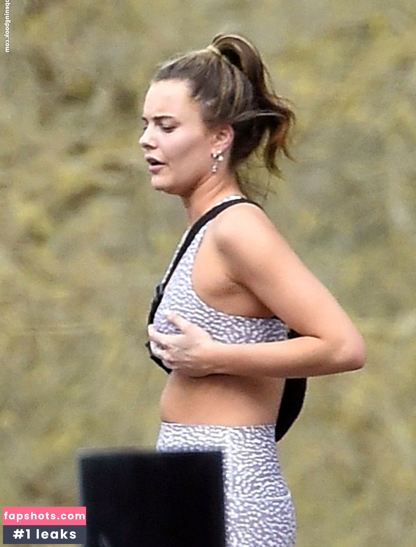 Emily Blackwell gallery photo #23