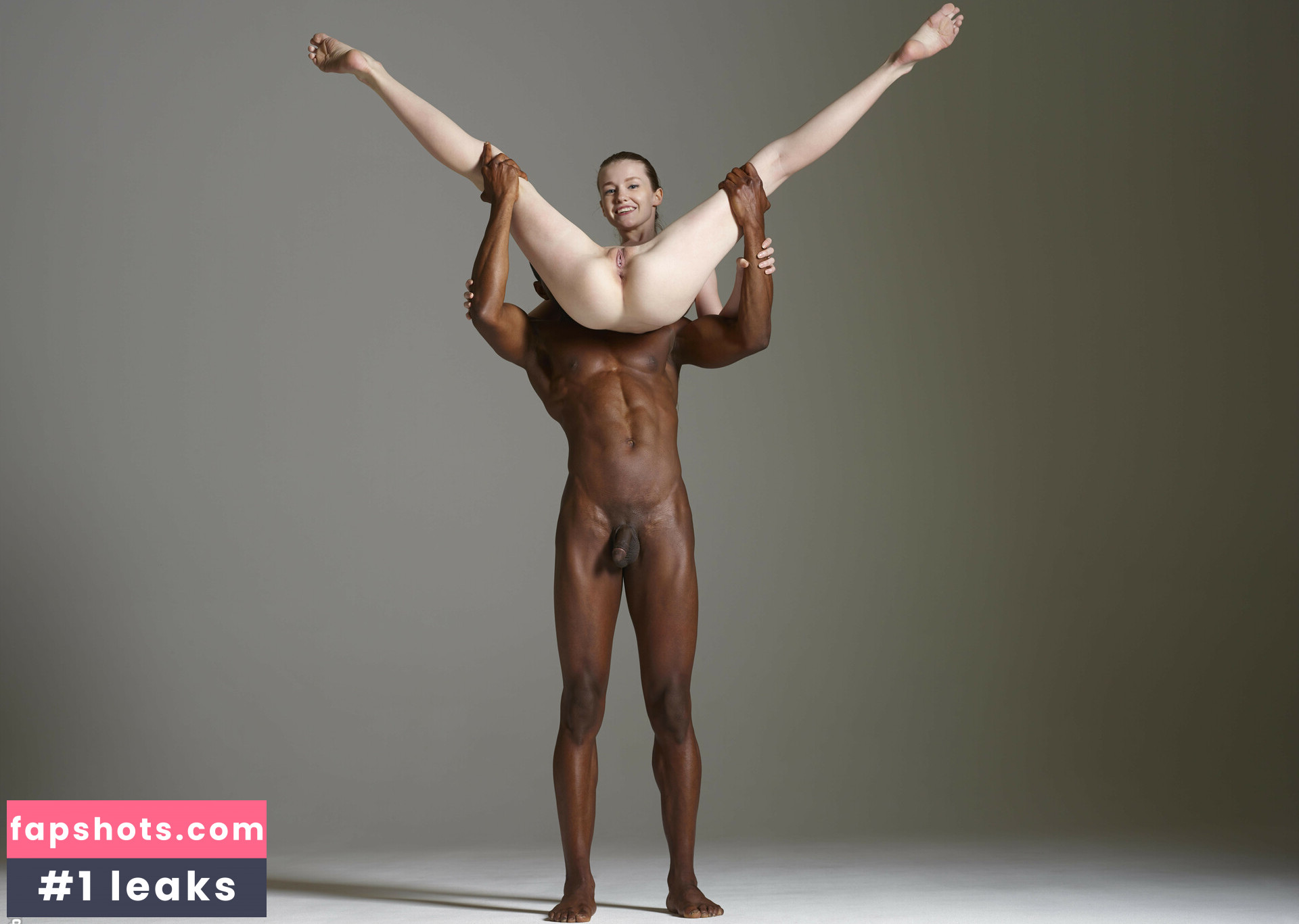 Emily Bloom gallery photo #494