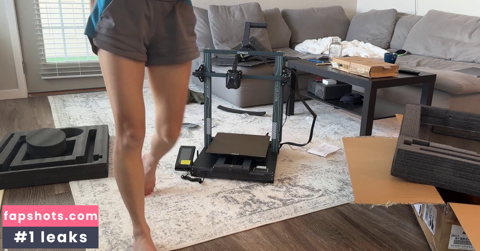 Emily Boe nude babe gallery