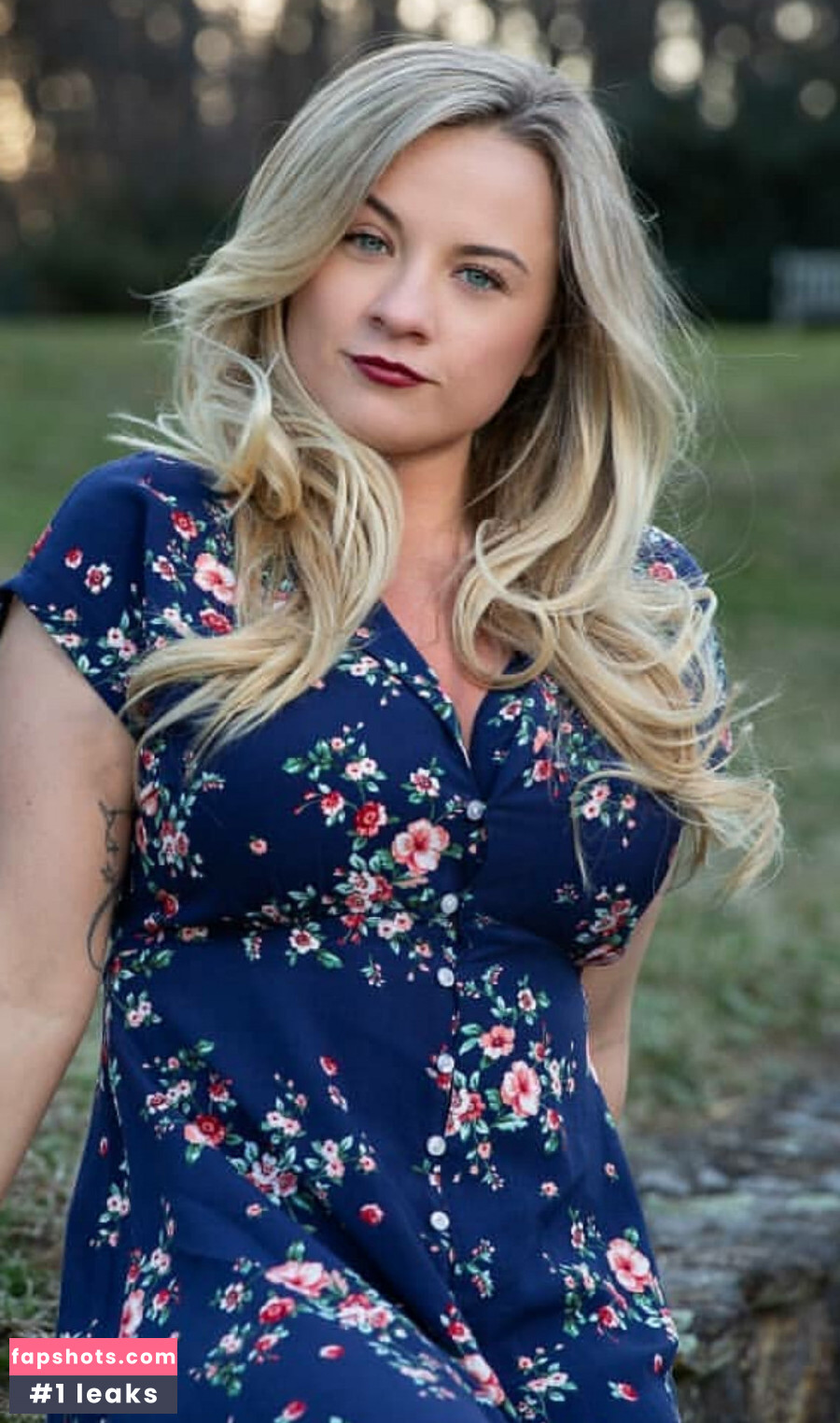 Emily Born gallery photo #31