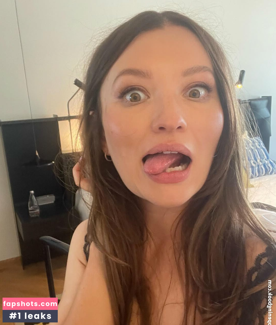 Emily Browning gallery photo #2