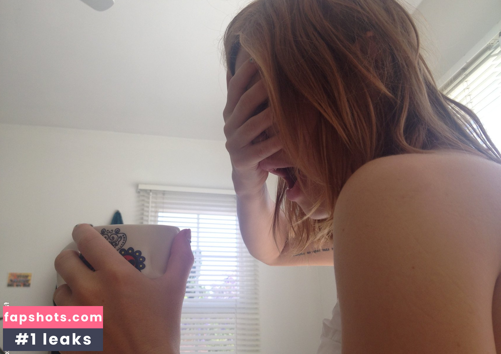 Emily Browning gallery photo #101