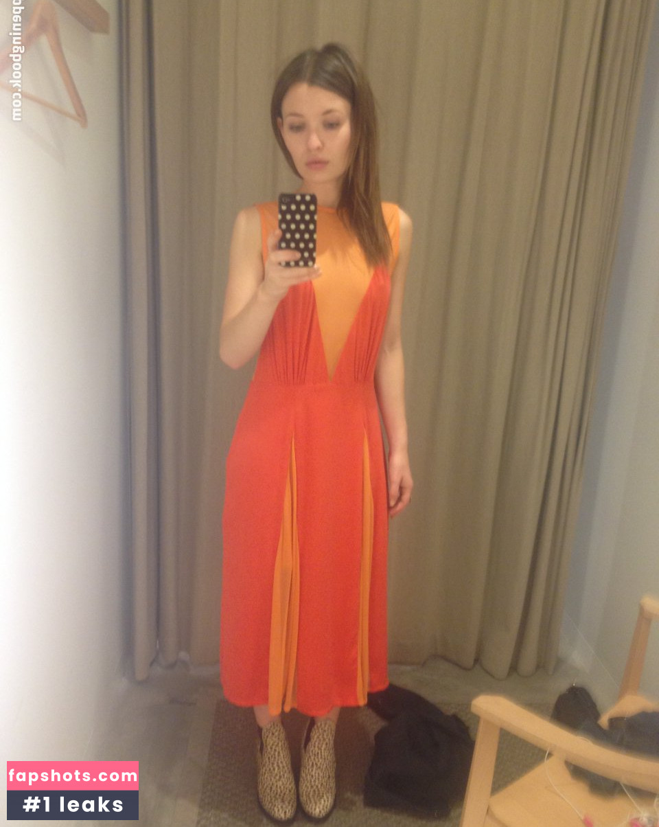 Emily Browning gallery photo #103